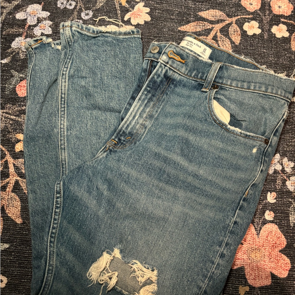 Abercrombie & Fitch Mom Jeans - Picture 7 of 8